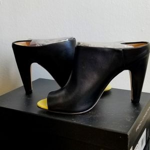 Brand New w/tag and box size 7